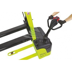 PRAMAC RX10/16 - Ergonomic tiller placed laterally to increase visibility