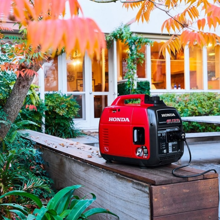 Noleggio HONDA EU22i Generatore 2.2 KW inverter Noleggio HONDA EU22i Generatore 2.2 KW inverter